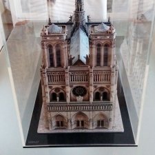 Couverture plexiglas cathédrale NOTRE DAME Paris