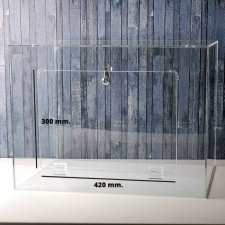 Vitrine en plexiglas avec FENÊTRE