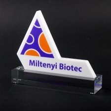 Trophée en méthacrylate MILTENYI BIOTEC