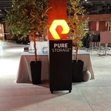 Présentoir lumineux PURE STORAGE