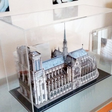 Couverture plexiglas cathédrale NOTRE DAME Paris