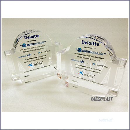 Bloque Plexiglas Deloitte 